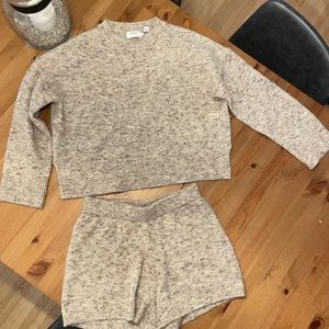 ✨SOLD✨Shorts & sweater set
